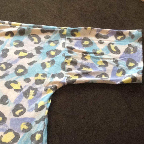 🫐  Colorful animal print short sleeve top - Picture 13 of 14